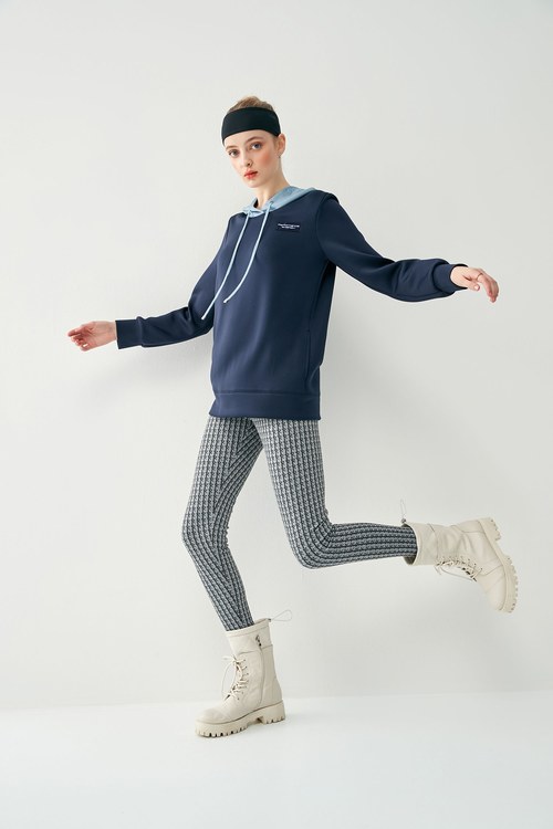 Cloud  Thermal Top With Colored Hooded Design,Hoodie tops