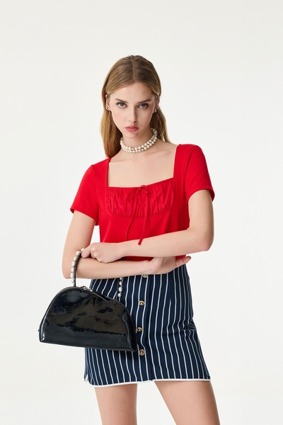 Front Pleat Detail Short Sleeve Tee