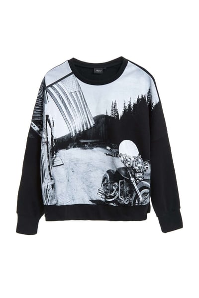 Graphic Print Long Sleeve Sweatshirt