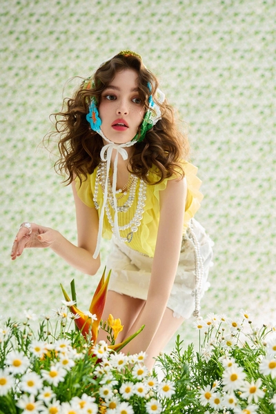Pintuck Detail Ruffle Chiffon Vest